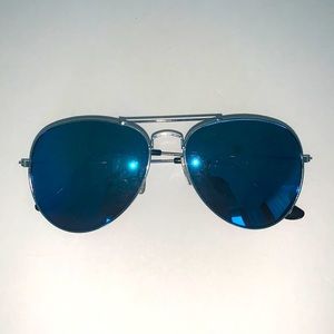 Blue aviator sunglasses loose comfortable, slightly crooked